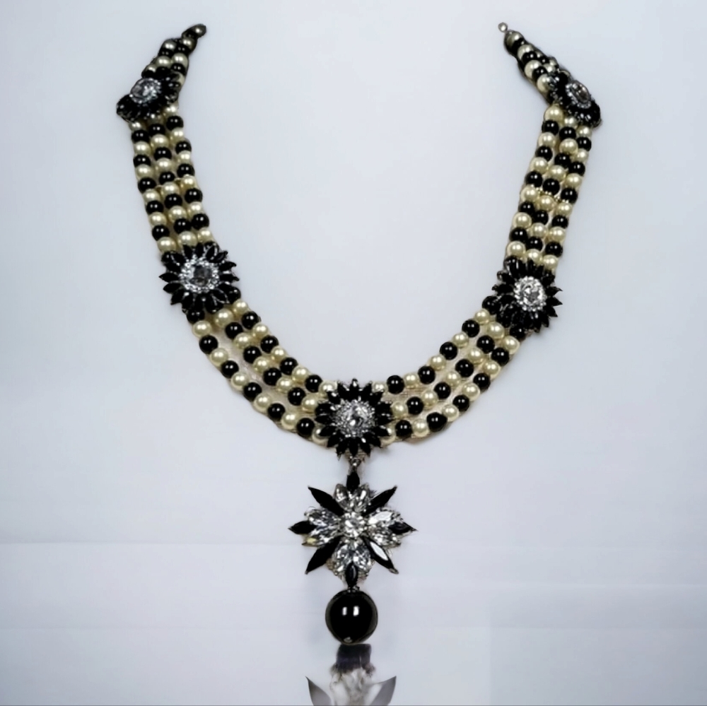 NWT Amrita Singh Faux Pearl and Austrian Crystal Statement Necklace
